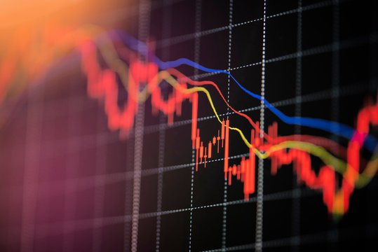 Stock Market Dips as U.S. Economy Contracts and Investors Eye Big Tech Earnings