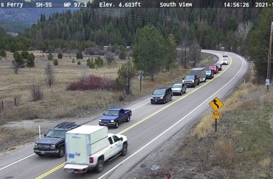 Highway 55 Shut Down After Three-Vehicle Crash Near Cascade, Idaho