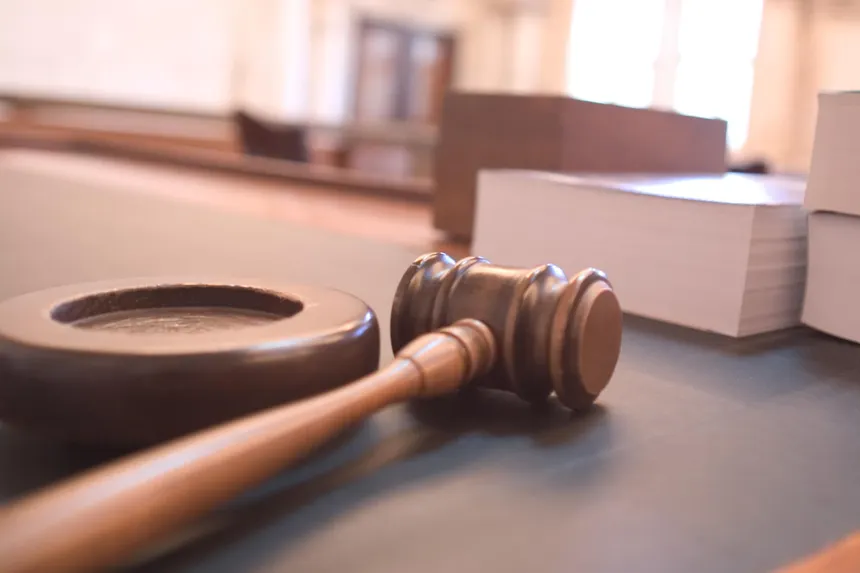 Courtroom_One_Gavel_-_Flickr_-_Joe_Gratz