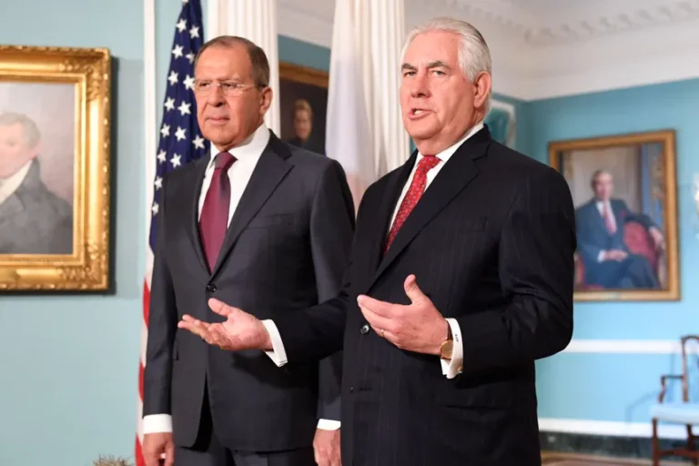 Secretary_Tillerson_and_Russian_Foreign_Minister_Lavrov_Address_Reporters_Before_Their_Meeting_in_Washington_(34411963832)