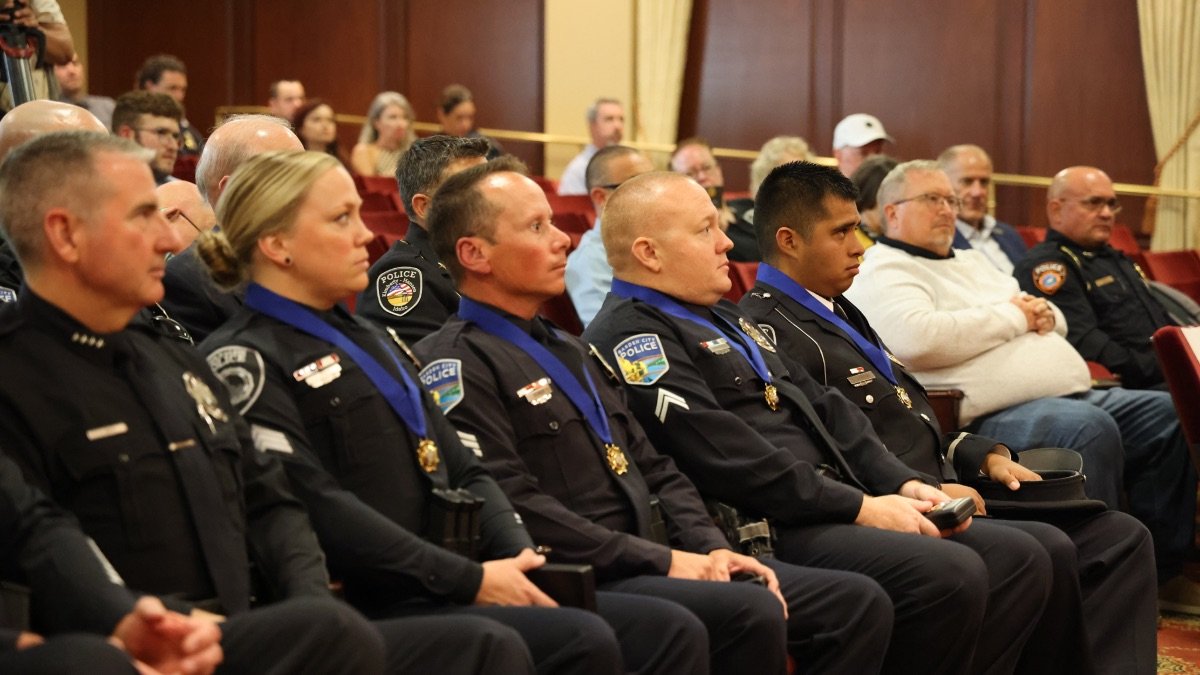 Attorney General Labrador Recognizes Idaho Police Officers with Medal of Honor Award for Acts of Heroism