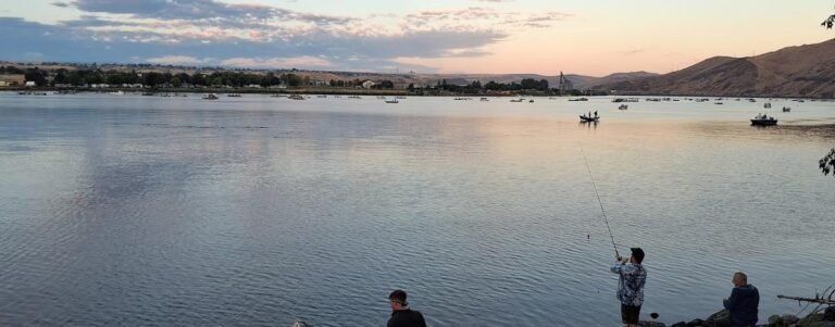 fall_chinook_and_steelhead_anglers