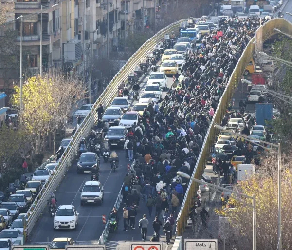 Protests Spread Across Iran as Currency Collapse Fuels Economic Unrest