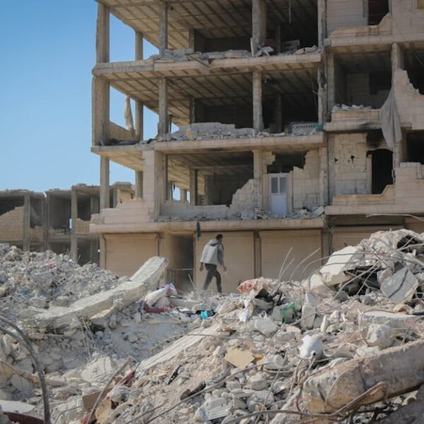 Americans Advised to Exit Middle East Amid Ongoing Conflict