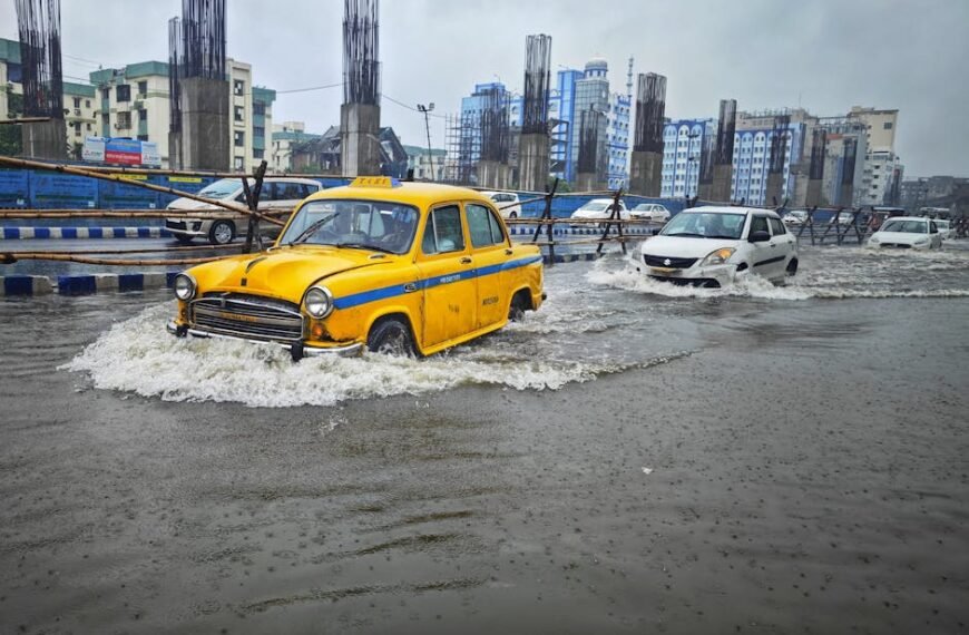 Severe Flooding in Nairobi Disrupts Travel and Claims Lives