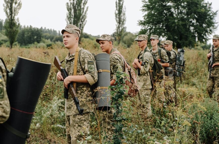 U.S. Paratroopers Deploy to Middle East Amid DHS Funding Negotiations