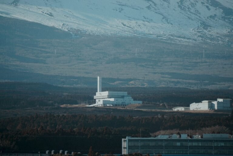 amid-nuclear-renaissance-idaho-worries-about-job-d