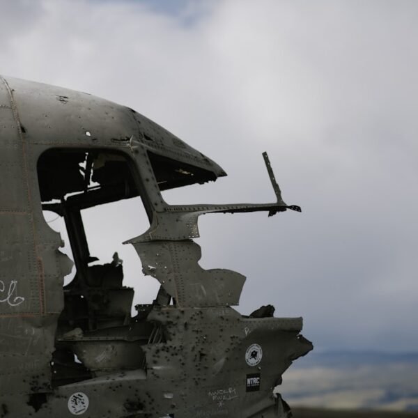 Helicopter crashes into ocean off Hawaii coast, leaving multiple dead and injured