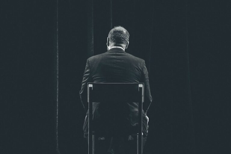 president-trump-signs-executive-order-to-stabilize