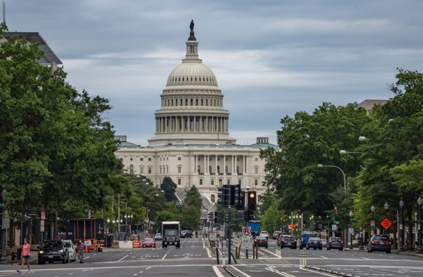 Recall effort against Washington governor ends