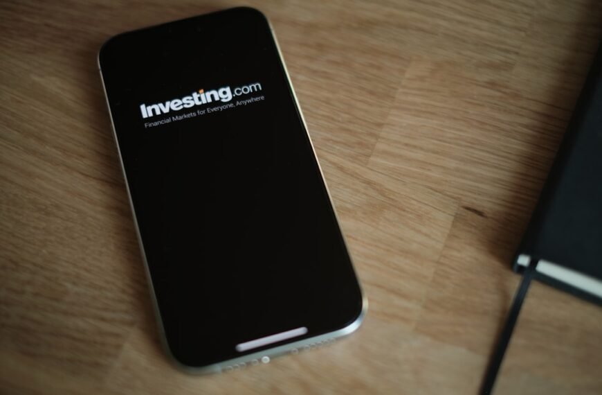 Supreme Court to debate whether police may seek sweeping cellphone location data in investigations