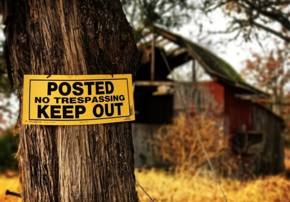 tornado-barrels-through-oklahoma-damaging-40-homes