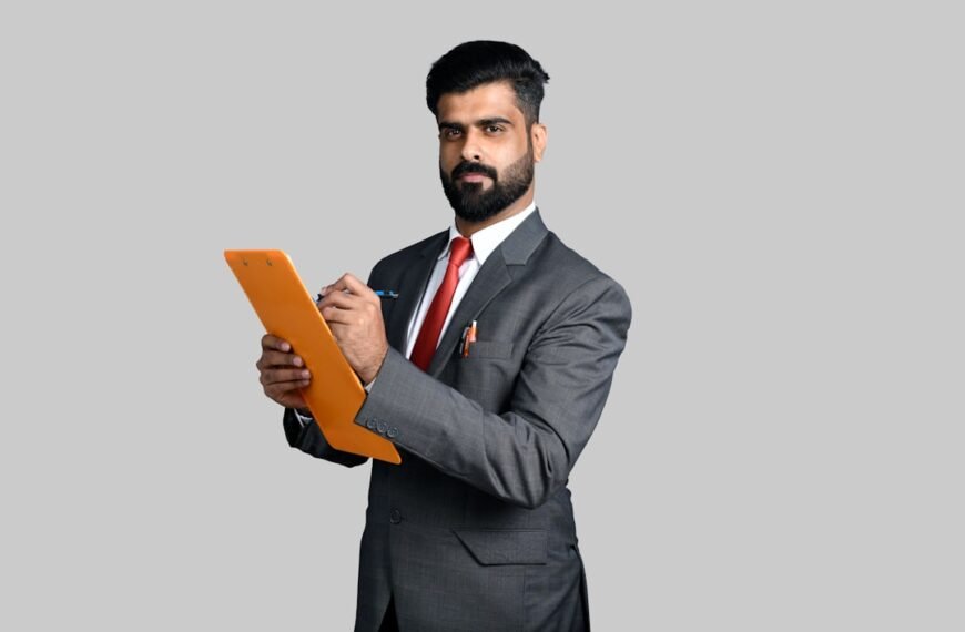 Trump Signs Executive Order Tightening Mail-In Ballot Requirements Through Federal Agencies