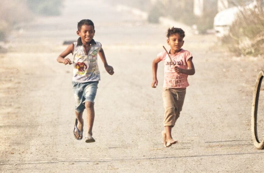 Two Children Dead After High-Speed Chase Ends in Crash Involving 14-Year-Old Driver in Ogden, Utah