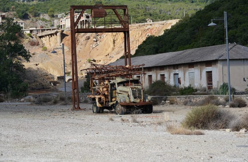 US Navy destroyers begin mission to clear path through mine-filled Strait of Hormuz