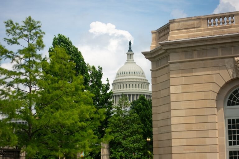 washington-governor-signs-9-9-income-tax-on-earnin-93