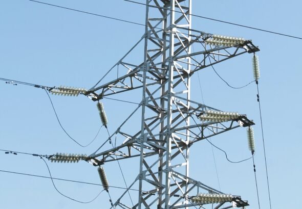 Electric transmission tower