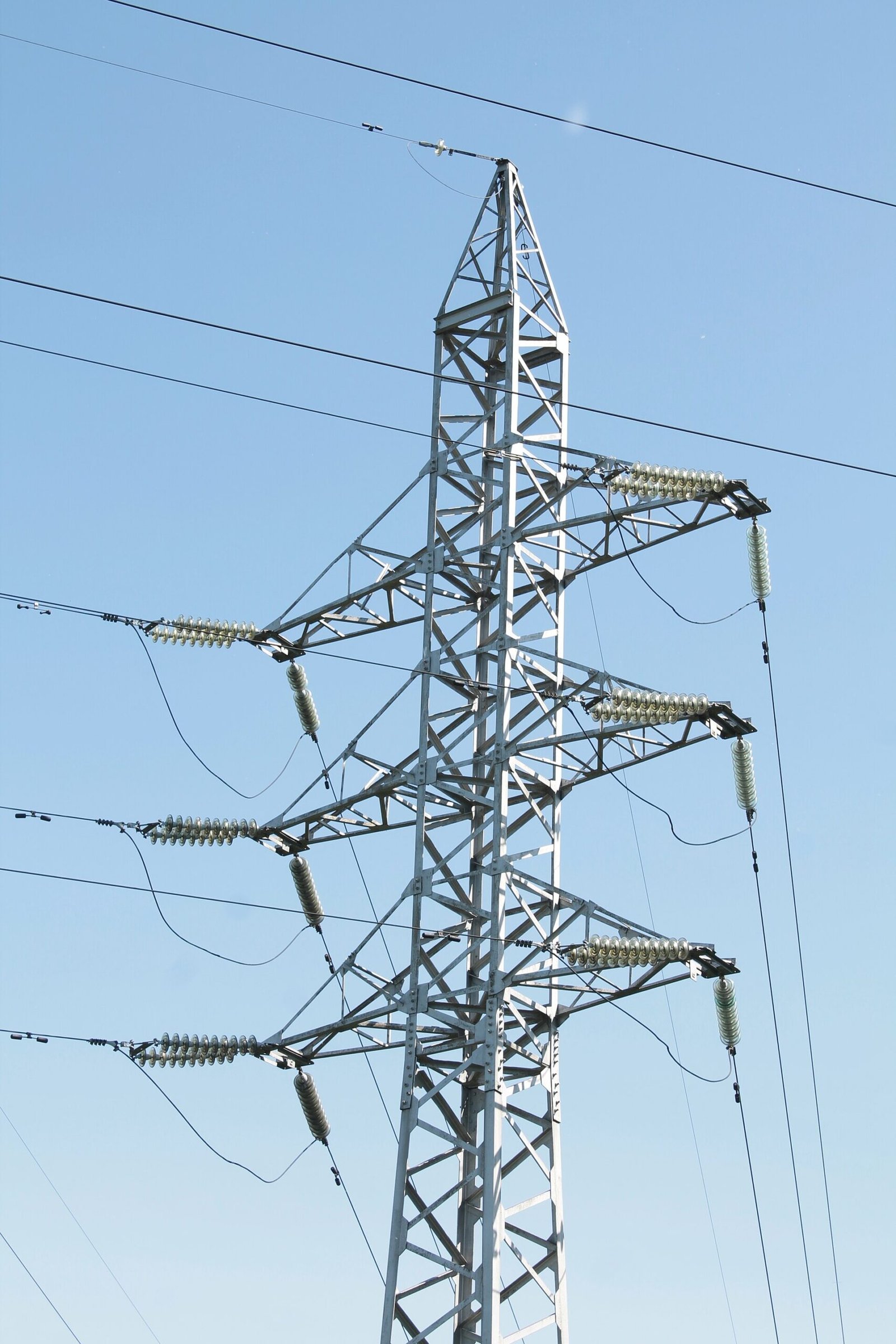 Electric transmission tower